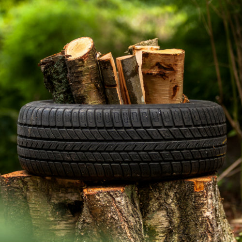 Comment fendre du bois avec un pneu… et une hache – Fendre du bois sans  effort